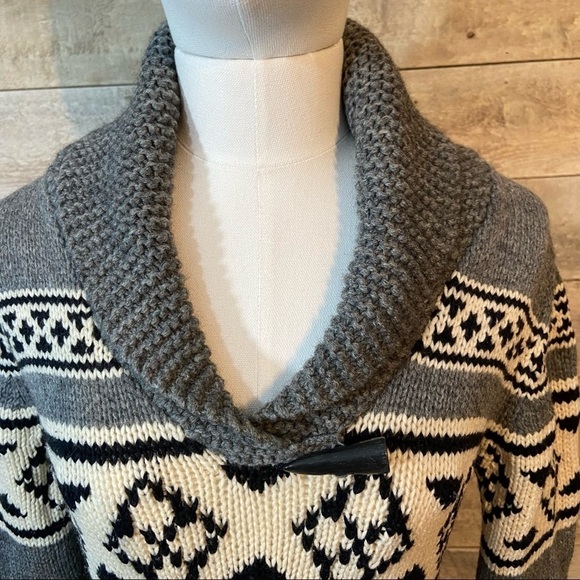 Aritzia TNA  women’s lambswool sweater in size small‎ - Picture 5 of 11